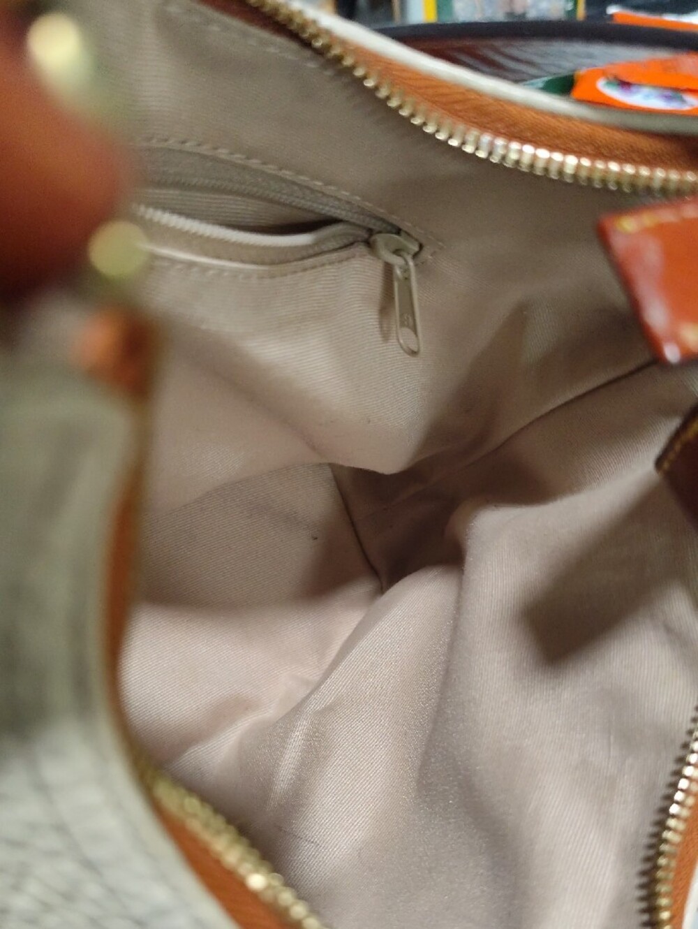 Dooney & Bourke Cream Pebbled Leather Shoulder Bag with Brown Trim - Picture 11 of 16